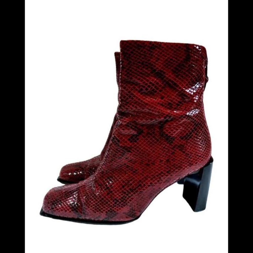 Stuart Weitzman Apollo Cranberry Diamondback Red Black Snakeskin Bootie Boot 9.5